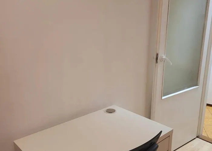 Апартаменты Near Bathrooms Park